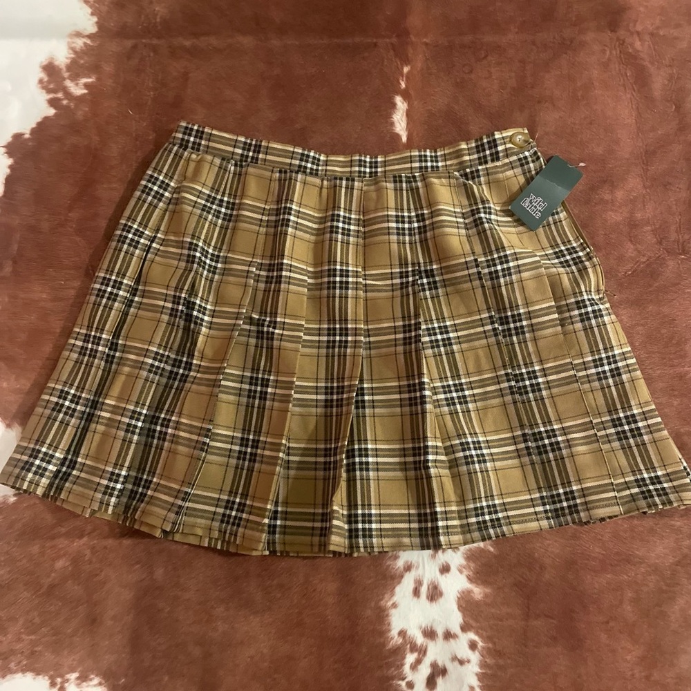 Plaid skirt, never worn, sold out online